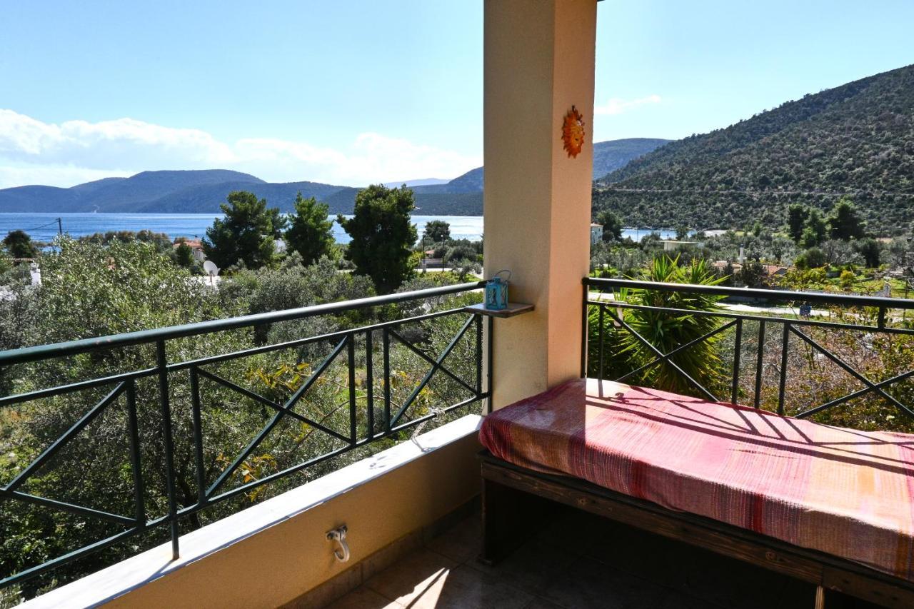 Pavlos' Cottage With Beach View Korfos Luaran gambar
