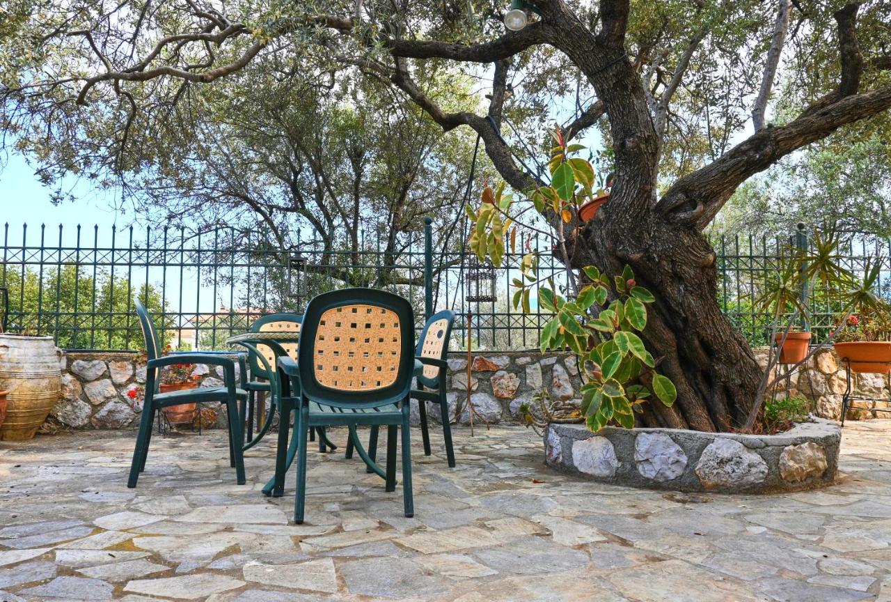 Pavlos' Cottage With Beach View Korfos Luaran gambar