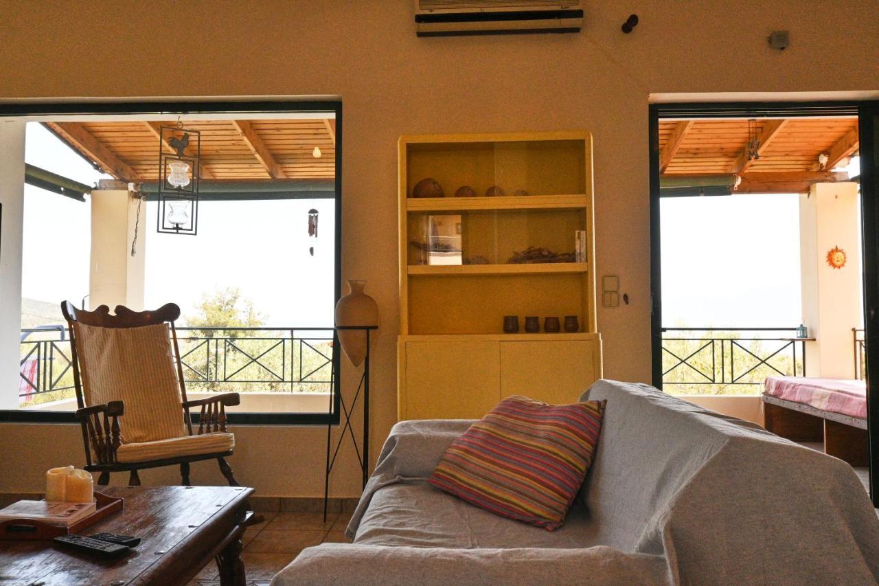 Pavlos' Cottage With Beach View Korfos Luaran gambar